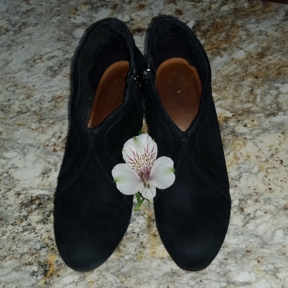 Short, black, healed boots